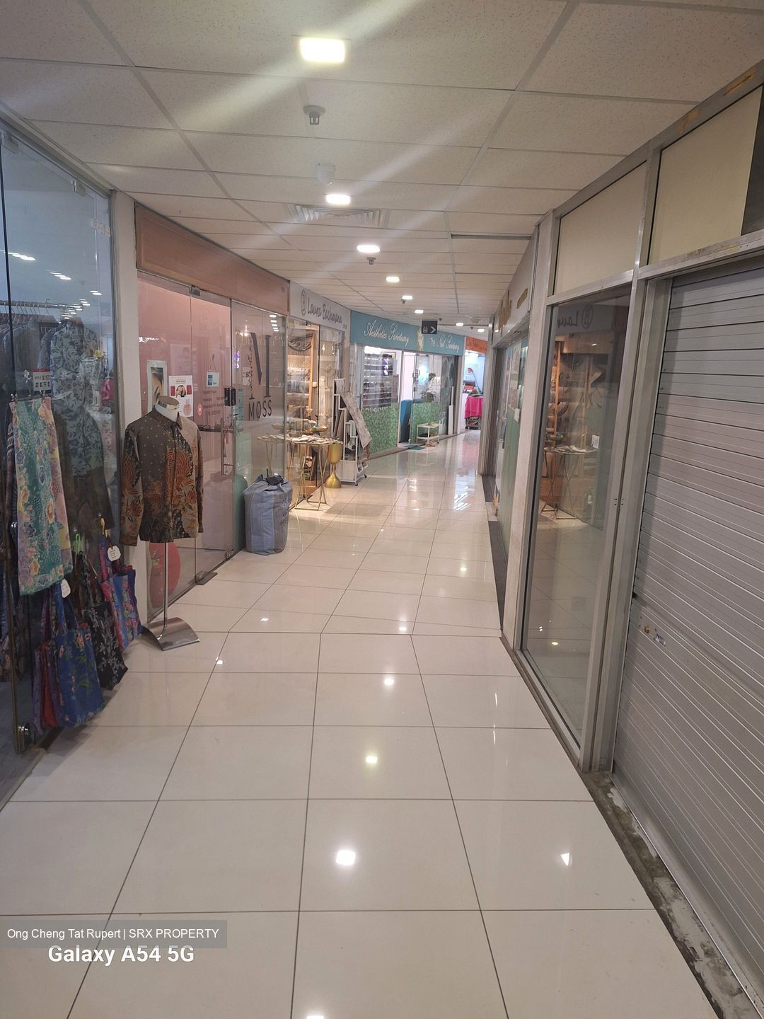 Holland Road Shopping Centre (D10), Retail #424160221